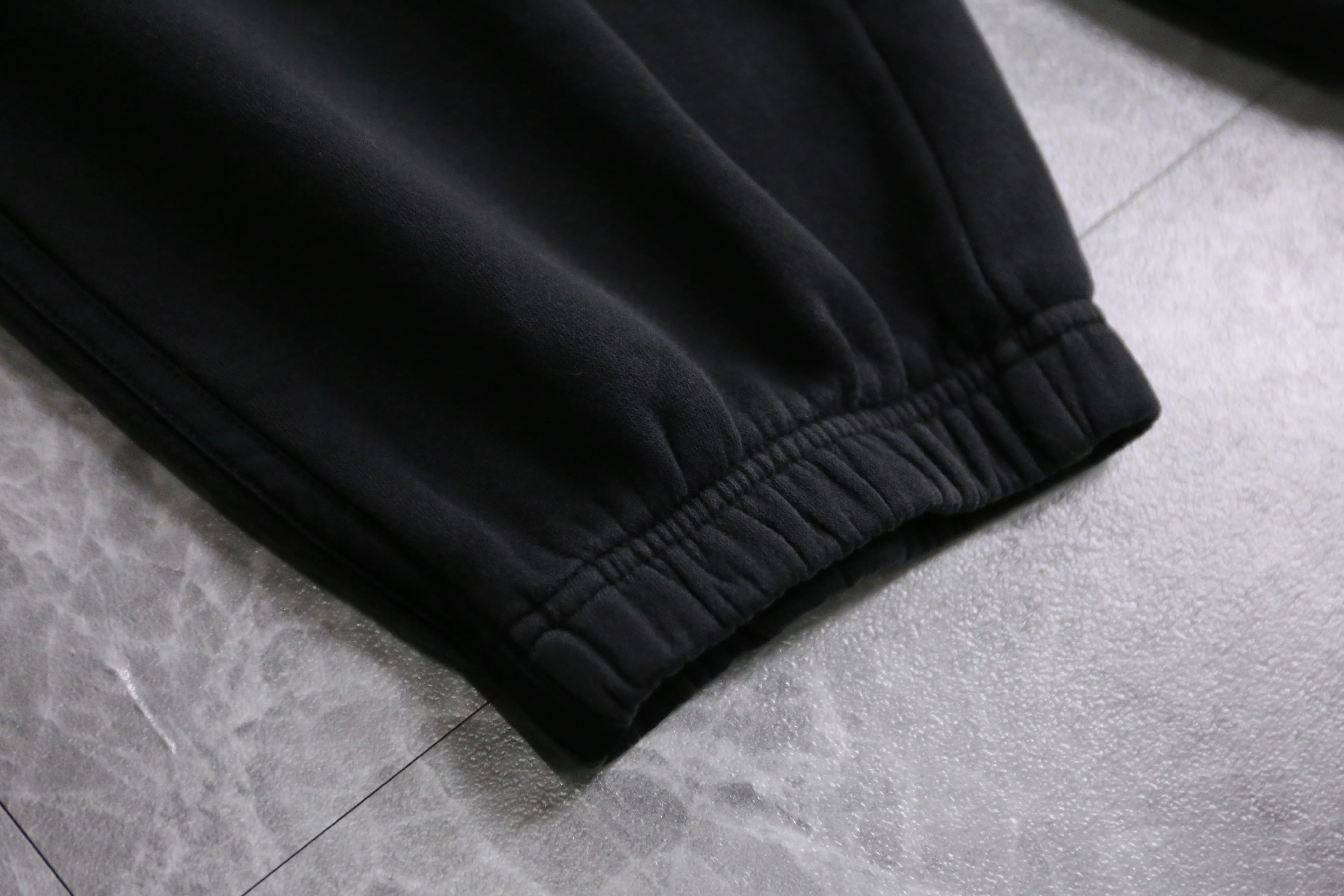 ”adidas“all black track pants