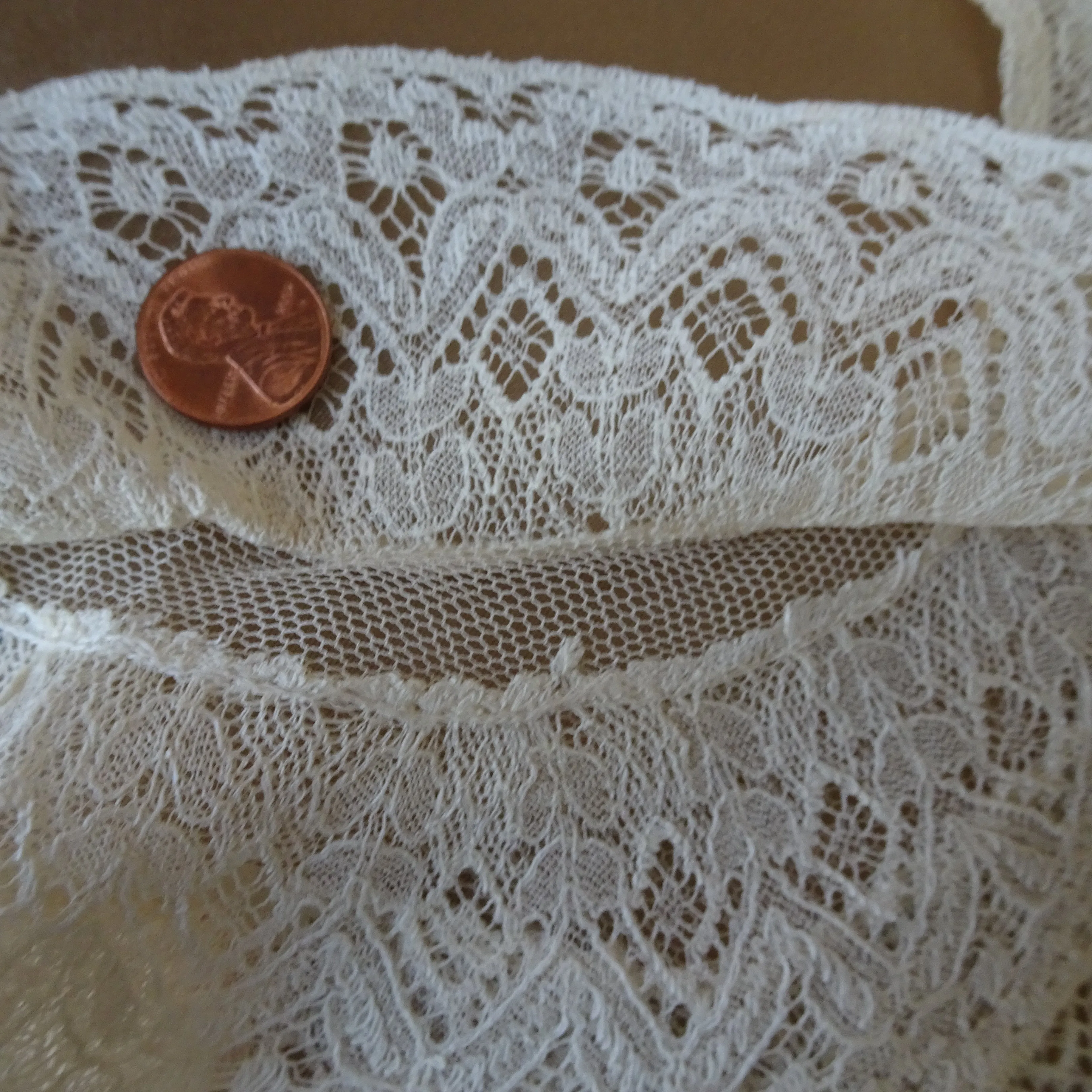 BEAUTIFUL Vintage French Lace Collar, Multi Layer Ruffled French Lace Collar, Flattering Style, Collectible Vintage Lace Collars