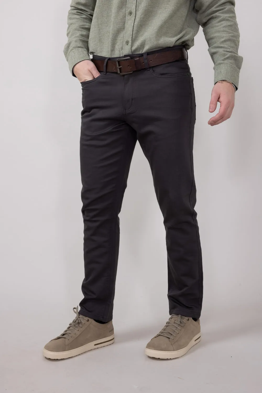 Copper & Oak Fenwick Pants for Men in Raven | K4S335-RAVEN