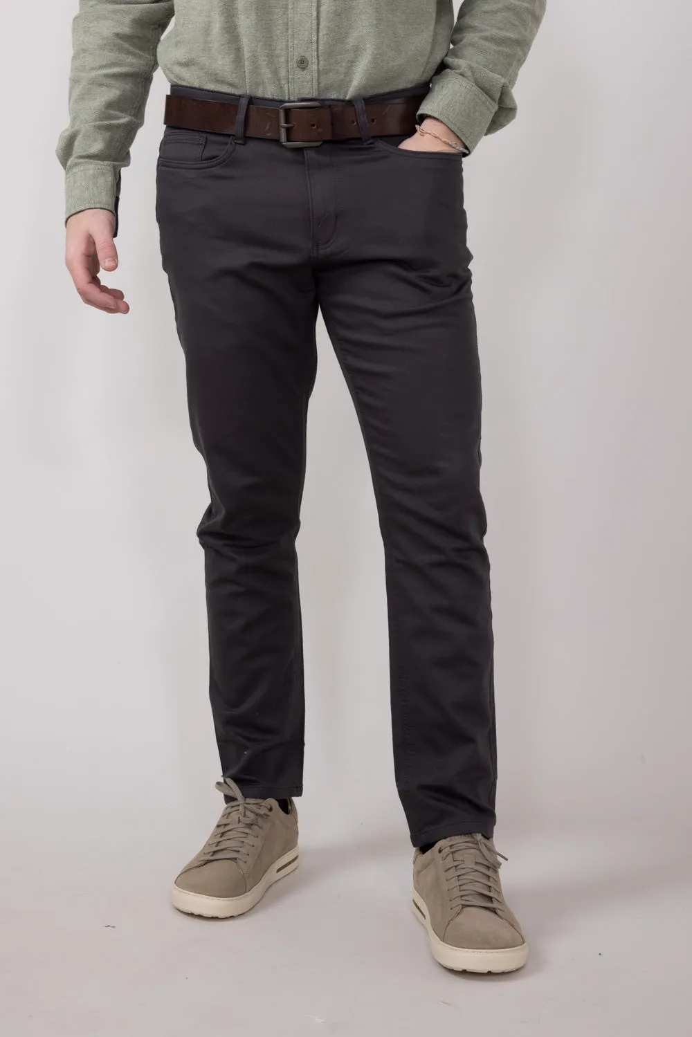 Copper & Oak Fenwick Pants for Men in Raven | K4S335-RAVEN