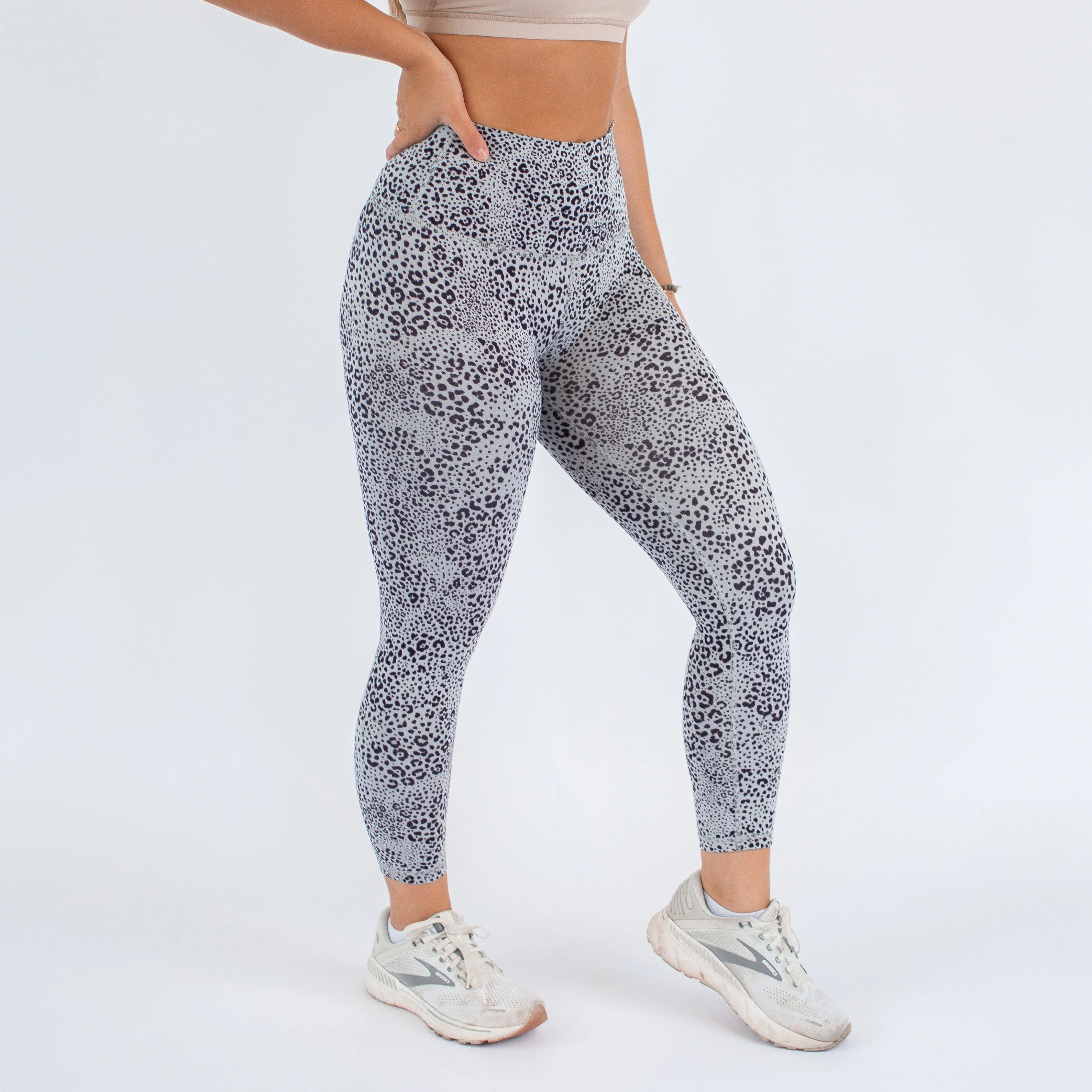 FLEO El Toro 21" Micro Leopard Leggings (Bounce)