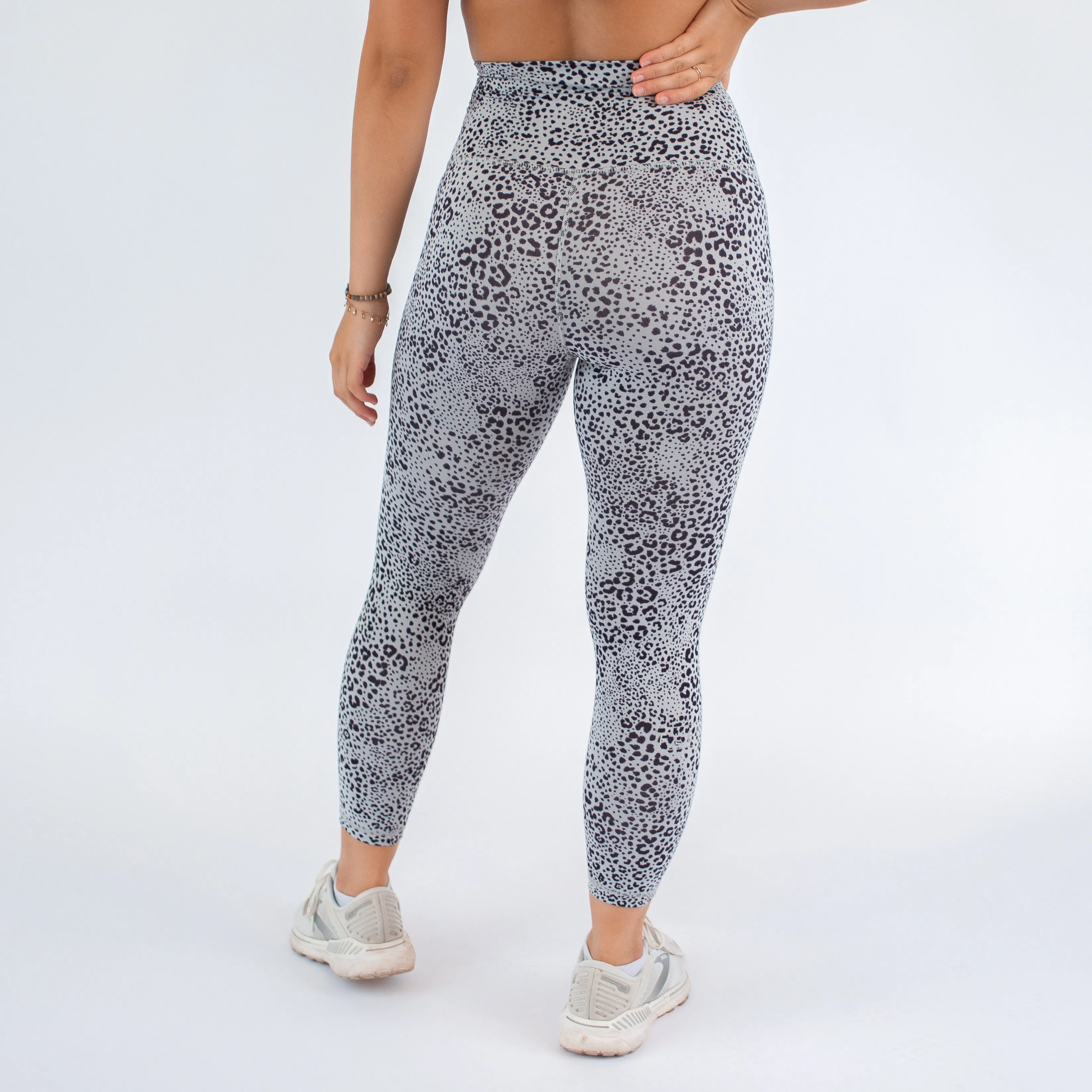 FLEO El Toro 21" Micro Leopard Leggings (Bounce)