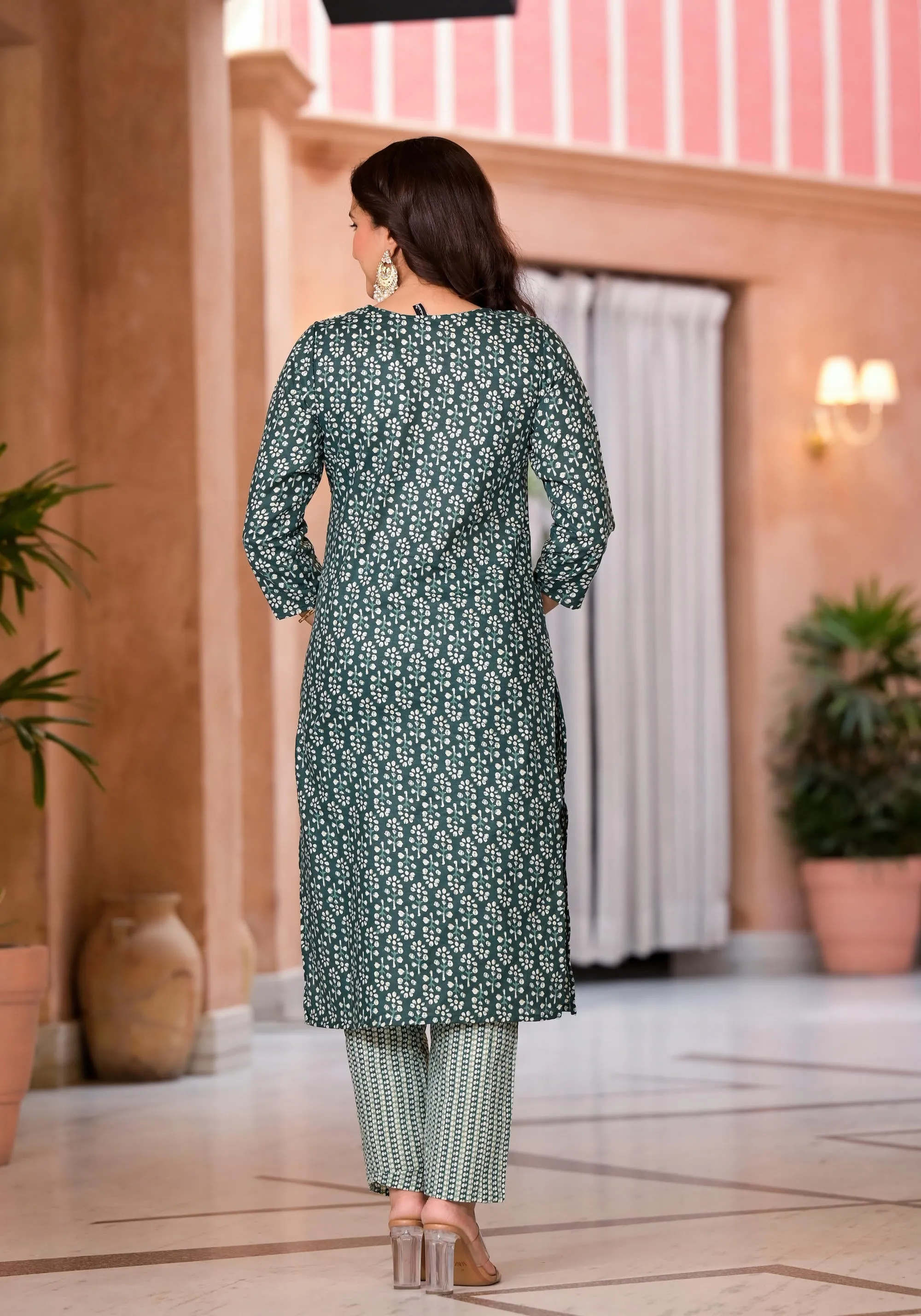 Green Floral Printed Cotton Kurta Set With Thread & Mirror Work