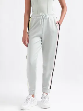 Iconic Women Green Solid Relaxed Fit Mid-Rise Trackpant