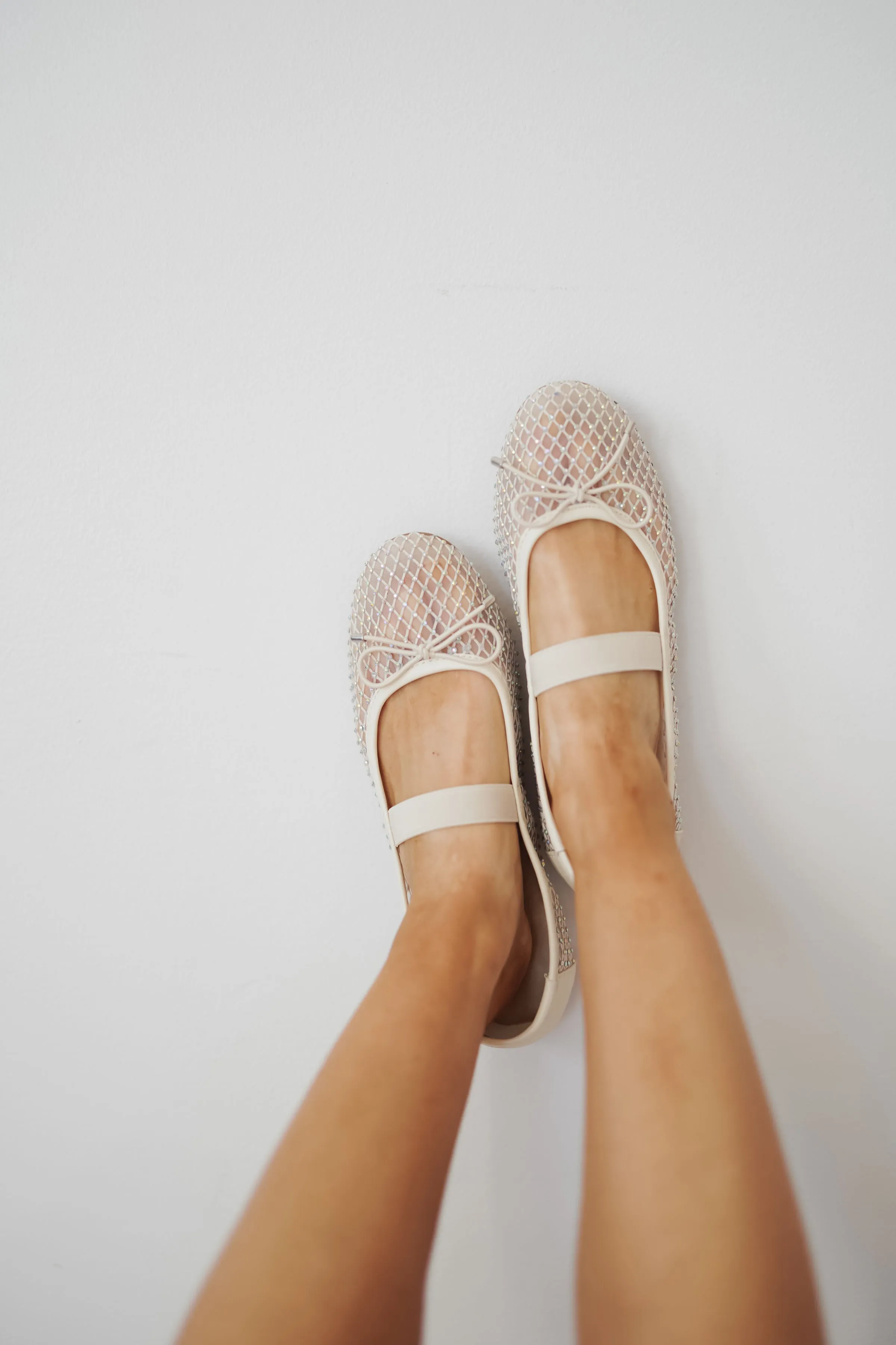 Mia: Unica Flat - Bone Mesh