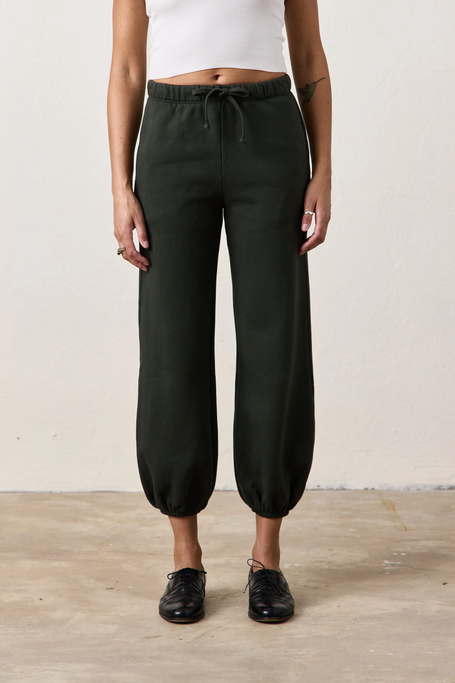 SHANE BILLOW SWEATPANT / DARK OLIVE