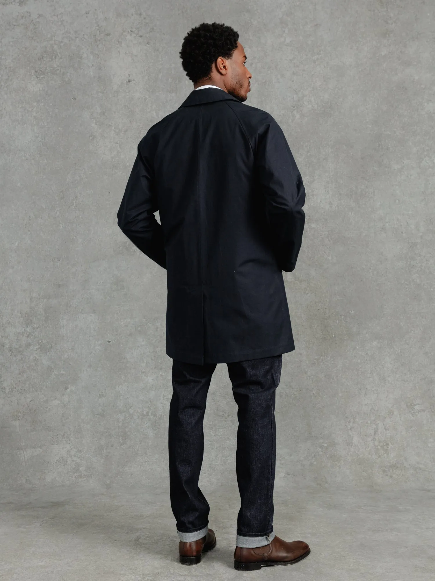 The Ventile® Raglan Raincoat - Ink