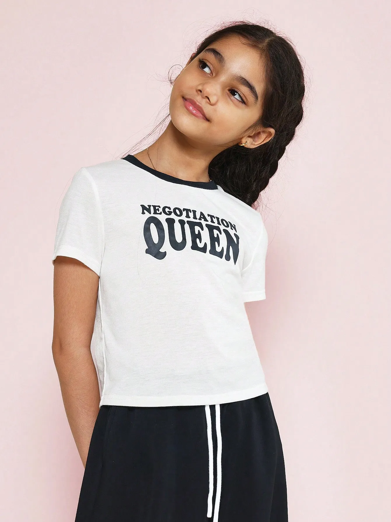 Tween Girls Regular Fit Contrast Neckline Tee With Graphic Print And Jogger 2 Piece Set